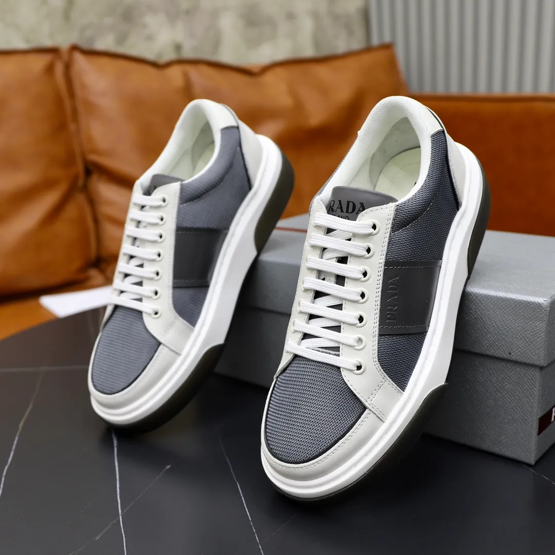 Ex-factory price: 680💰Top original order Brand: PRADA (Prada) Standard code: Men's size 38/44 (45 can be customized) Grade: Same as the official website Material: Original cowhide stitched with imported cloth, cowhide lining, original combination of two-color wear-resistant soft outsole Style category: casual sports version, young fashion, European and American trend, British style Color: actual picture color